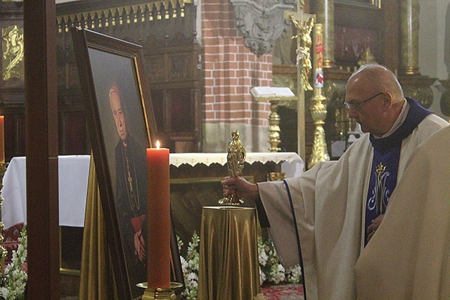 Wydarzeniu w najważniejszym kościele naszej diecezji przewodniczył ks. Robert Kristman.