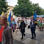 Wejście Łowickiej Pielgrzymki na Jasną Górę