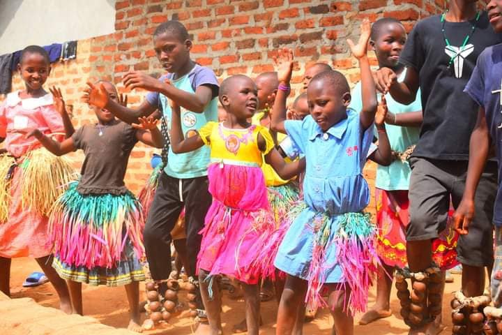 Fundacja "Kagadi Home" wspiera dzieci w edukacji 