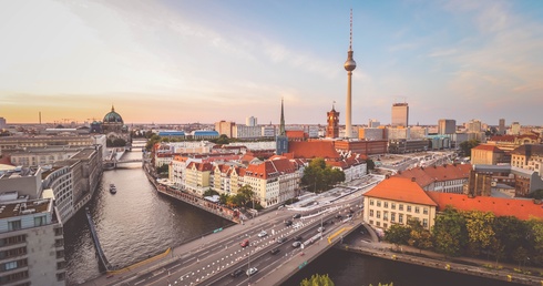 Niemcy: Jedna osoba zginęła, gdy samochód wjechał w tłum ludzi na Breitscheidplatz w Berlinie-Charlottenburgu