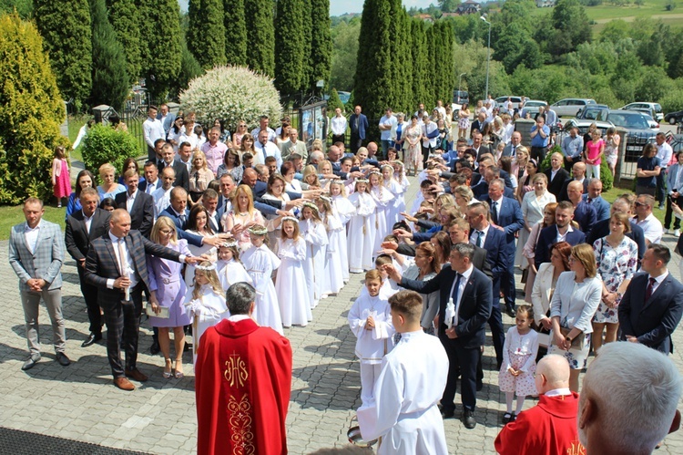 Polsko-ukraińska I Komunia św. w Słopnicach Górnych