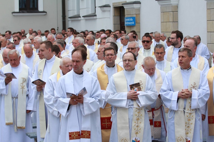 Pielgrzymka duchowieństwa do Tuchowa