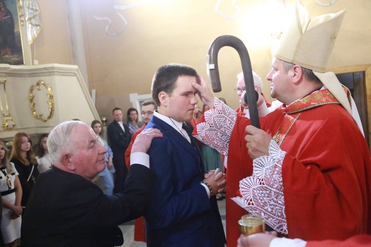 Bierzmowanie u św. Jadwigi w Dębicy
