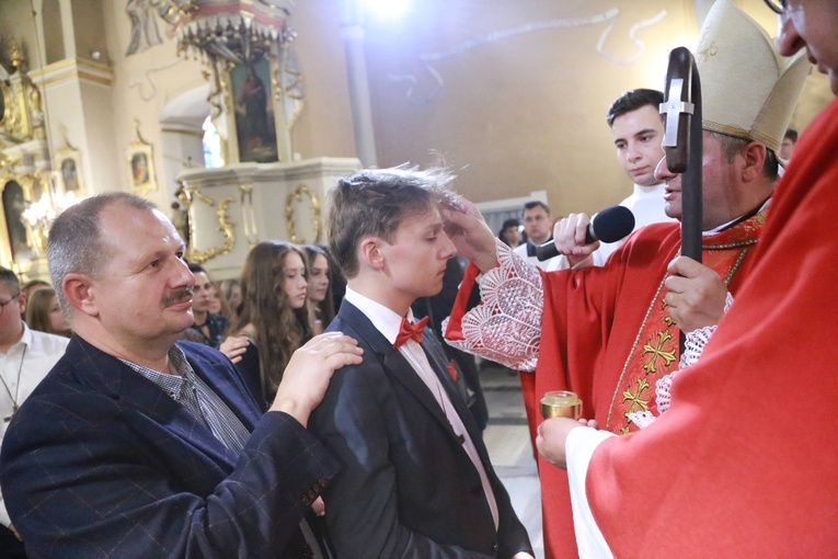 Bierzmowanie u św. Jadwigi w Dębicy