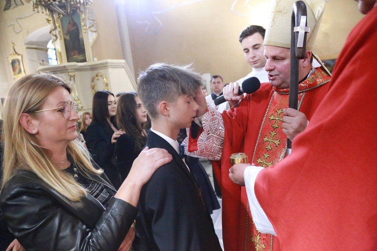 Bierzmowanie u św. Jadwigi w Dębicy