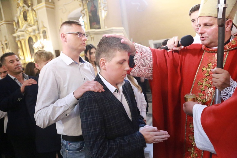 Bierzmowanie u św. Jadwigi w Dębicy