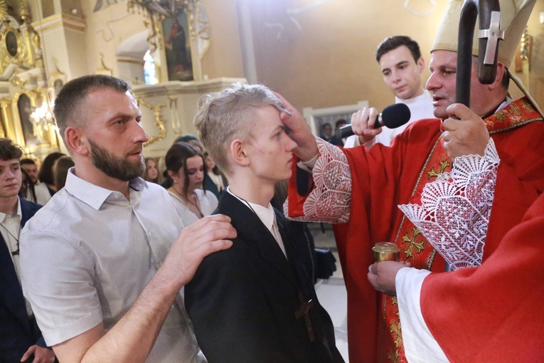 Bierzmowanie u św. Jadwigi w Dębicy