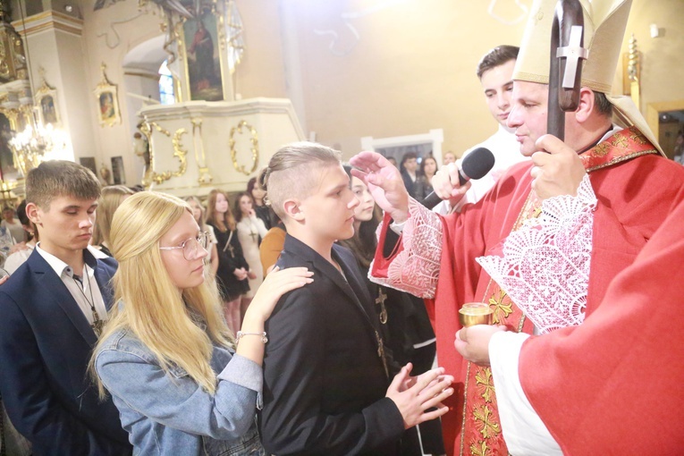 Bierzmowanie u św. Jadwigi w Dębicy