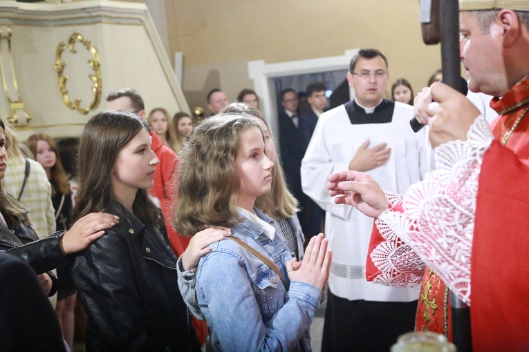 Bierzmowanie u św. Jadwigi w Dębicy