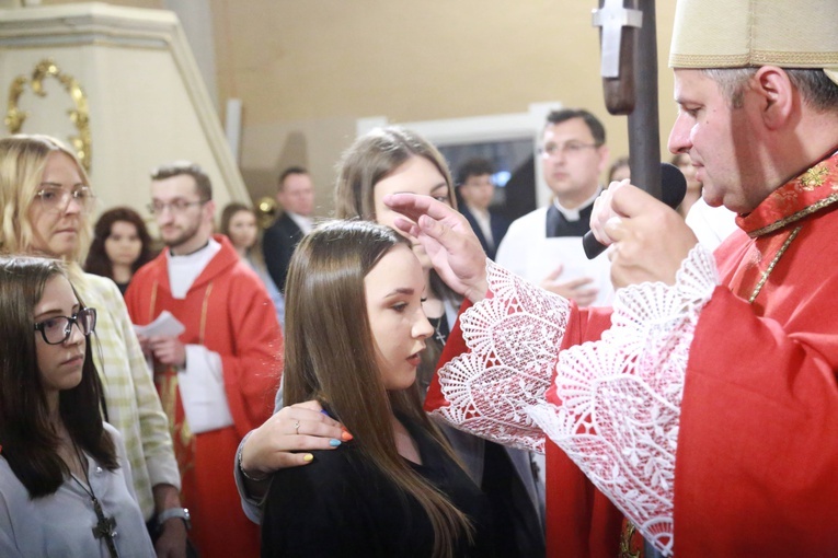 Bierzmowanie u św. Jadwigi w Dębicy