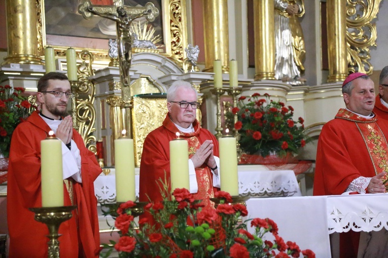 Bierzmowanie u św. Jadwigi w Dębicy