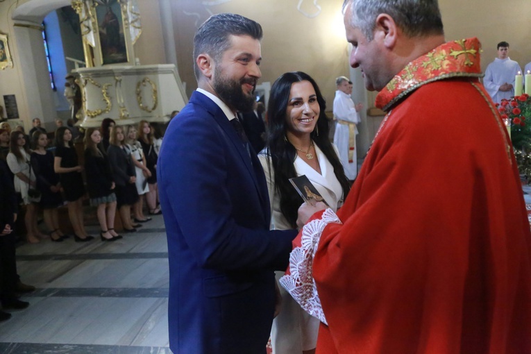 Bierzmowanie u św. Jadwigi w Dębicy