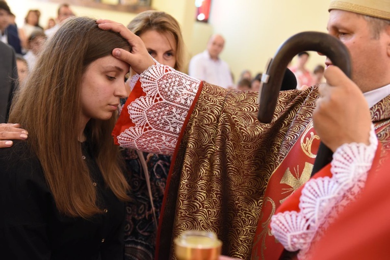 Bierzmowanie par. Krzyża Św. i MBB w Dębicy 