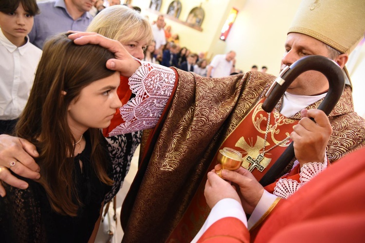 Bierzmowanie par. Krzyża Św. i MBB w Dębicy 