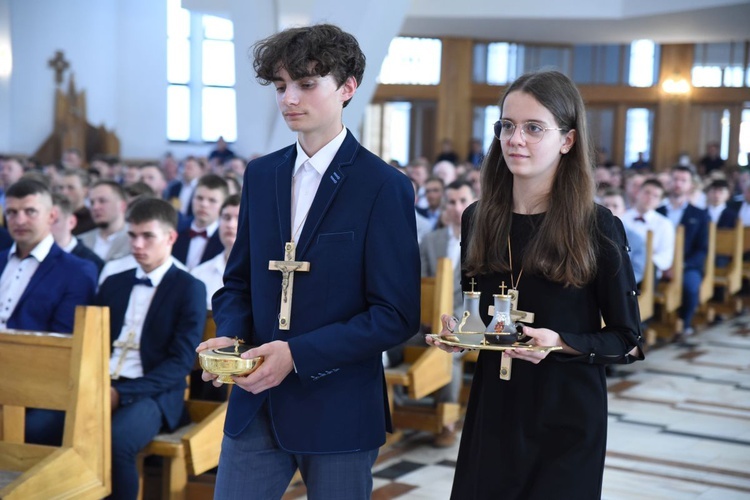 Bierzmowanie w par. Miłosierdzia Bożego w Dębicy