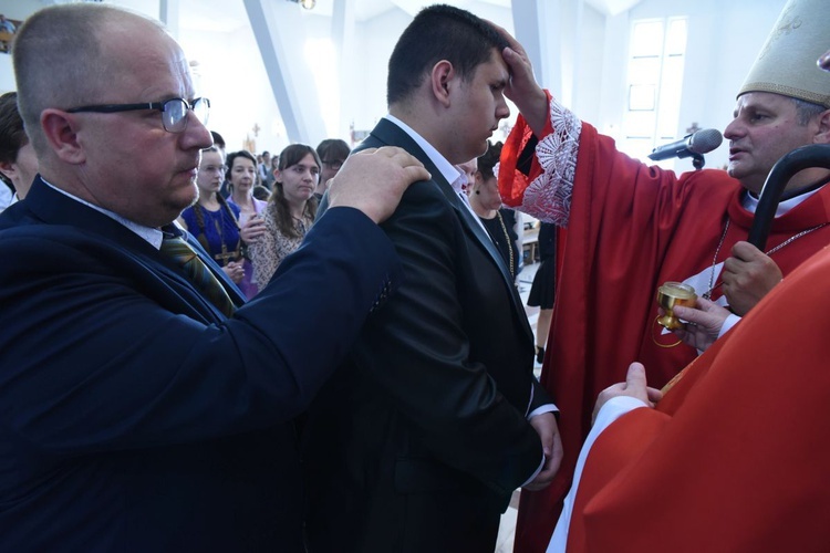 Bierzmowanie w par. Miłosierdzia Bożego w Dębicy