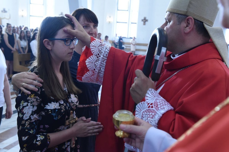 Bierzmowanie w par. Miłosierdzia Bożego w Dębicy