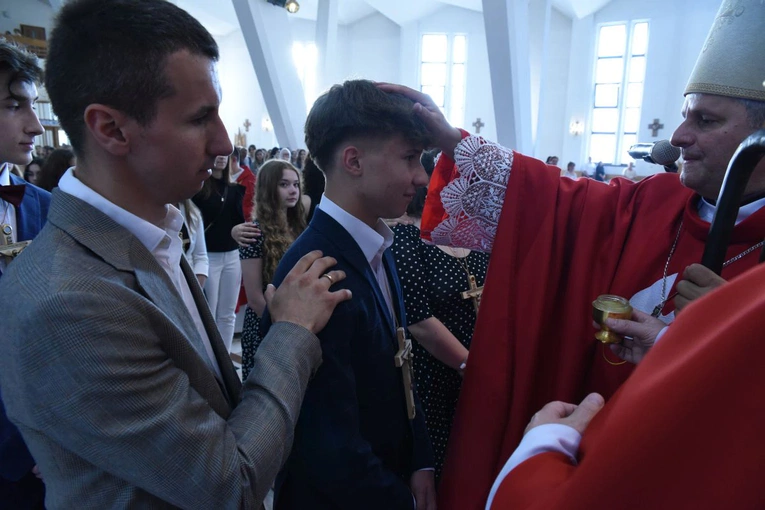 Bierzmowanie w par. Miłosierdzia Bożego w Dębicy