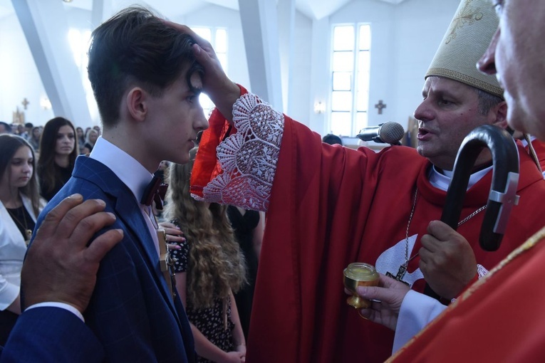 Bierzmowanie w par. Miłosierdzia Bożego w Dębicy