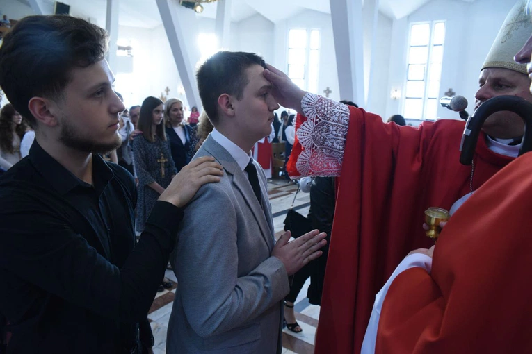Bierzmowanie w par. Miłosierdzia Bożego w Dębicy