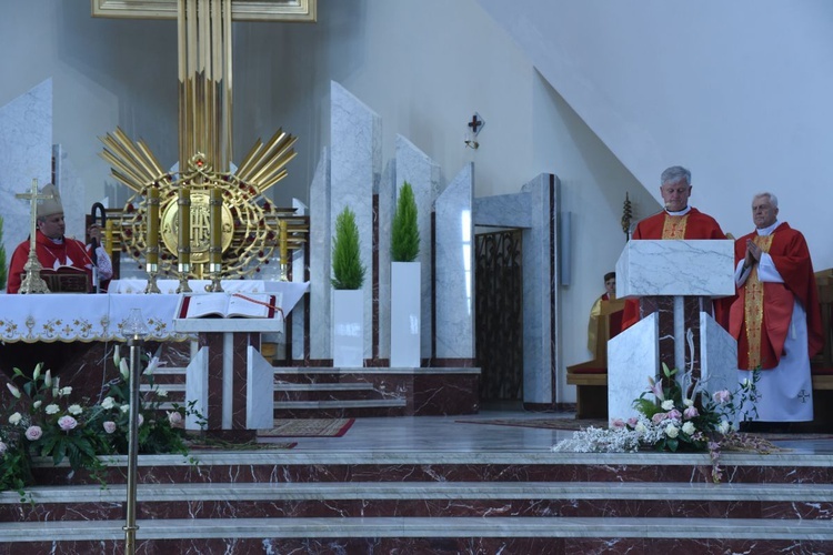 Bierzmowanie w par. Miłosierdzia Bożego w Dębicy