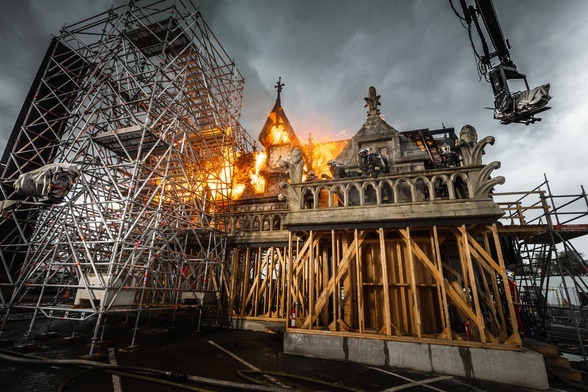 „Notre-Dame płonie” – od dziś w polskich kinach 