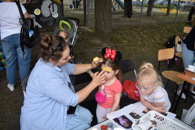 Malowanie buziek każdy lubi.