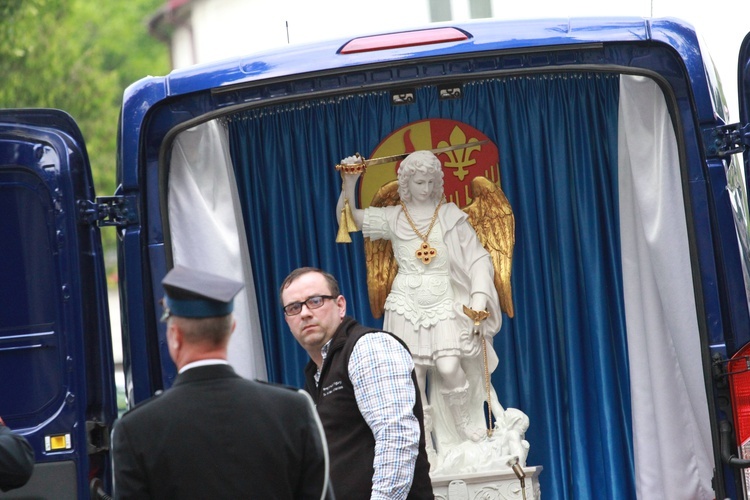 Rozpoczęcie nawiedzenia w Oleśnie