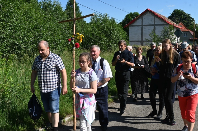 Kolejarze z całej Polski ruszyli na Chełmiec