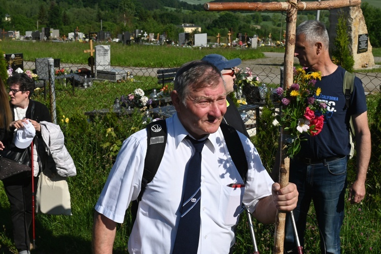 Kolejarze z całej Polski ruszyli na Chełmiec