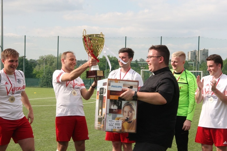 Tarnów. Mistrzostwa Polski WSD w piłce nożnej - dekoracja zwycięzców