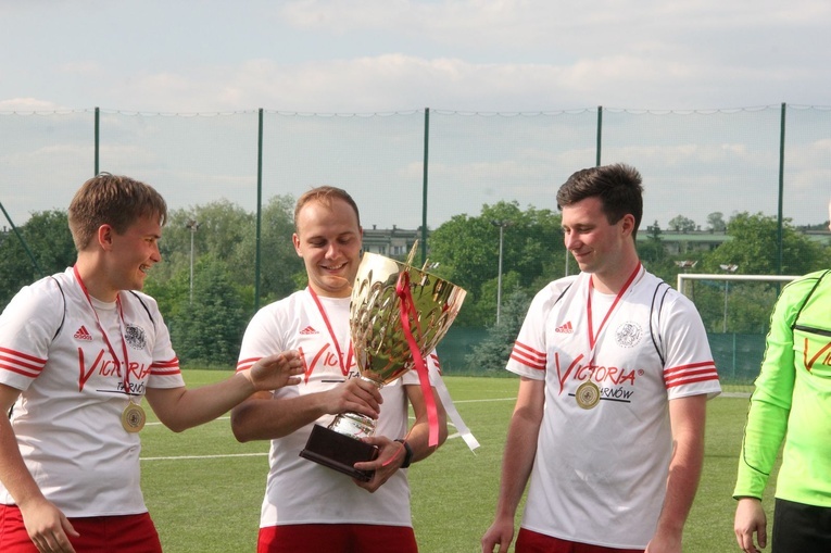 Tarnów. Mistrzostwa Polski WSD w piłce nożnej - dekoracja zwycięzców