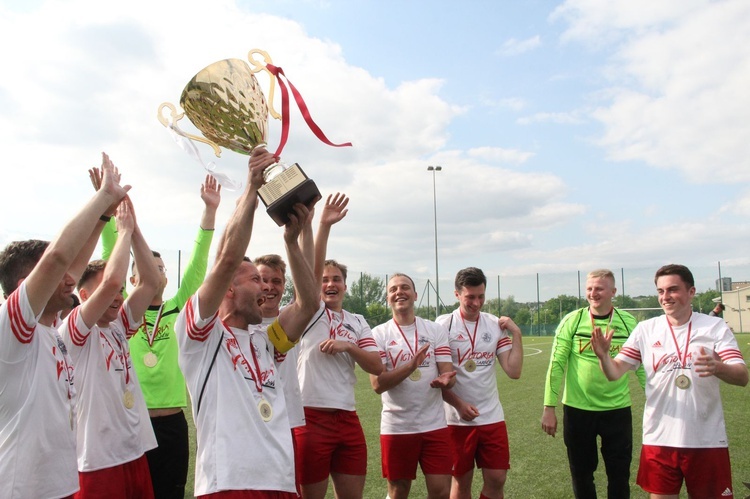 Tarnów. Mistrzostwa Polski WSD w piłce nożnej - dekoracja zwycięzców