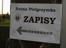 Nocna pielgrzymka mężczyzn z Radomia do Błotnicy