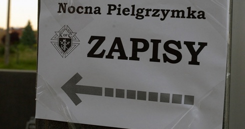 Nocna pielgrzymka mężczyzn z Radomia do Błotnicy