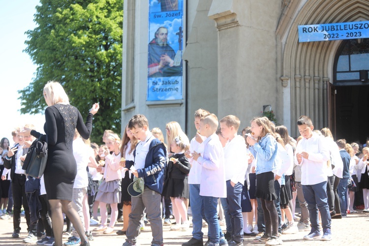 Inauguracja Roku Jubileuszowego w Zespole Szkół im. św. Józefa Bilczewskiego w Wilamowicach