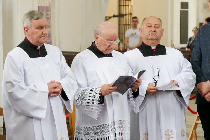 Liturgiczne powitanie ołtarza "Pietas Domini"