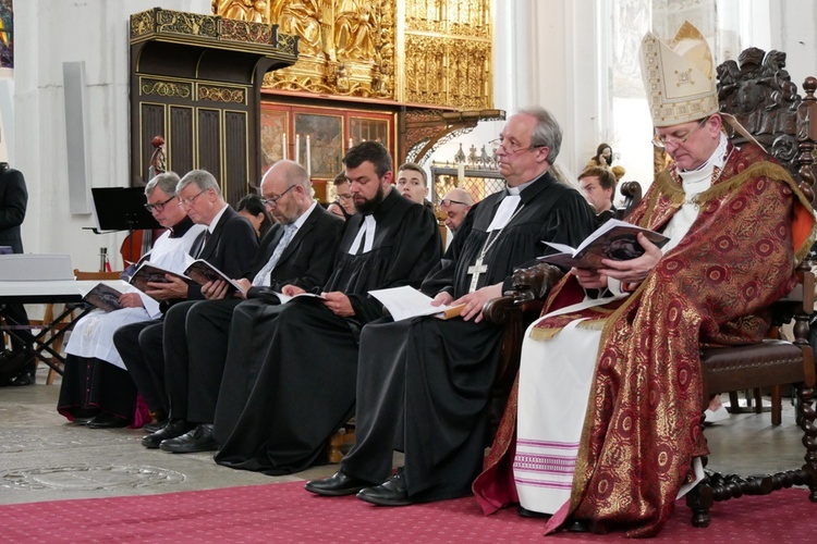 Liturgiczne powitanie ołtarza "Pietas Domini"