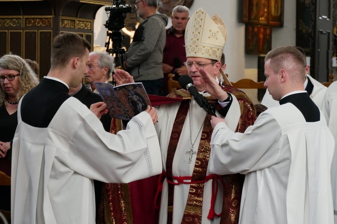 Liturgiczne powitanie ołtarza "Pietas Domini"