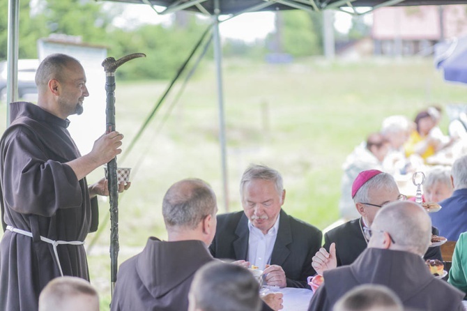 Wprowadzenie relikwii św. Antoniego z Padwy w Lasówce