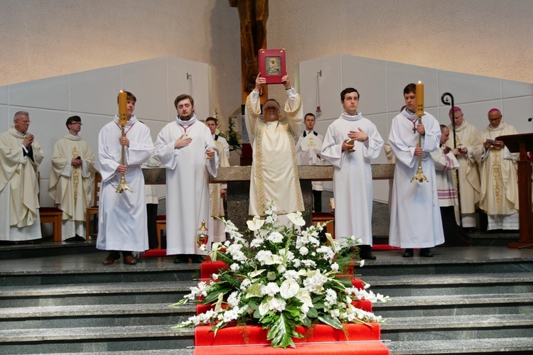 Koronacja wizerunku Matki Bożej Pocieszenia w Gdyni