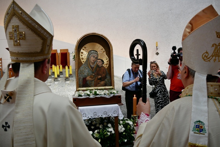 Koronacja wizerunku Matki Bożej Pocieszenia w Gdyni