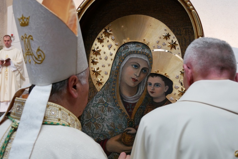 Koronacja wizerunku Matki Bożej Pocieszenia w Gdyni