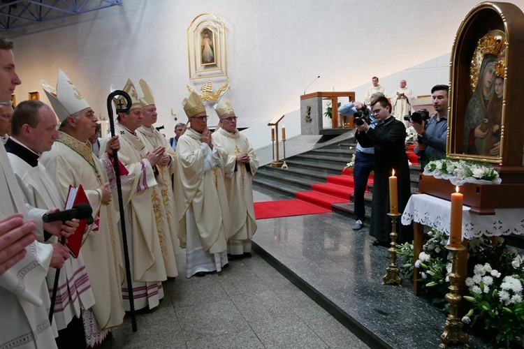 Koronacja wizerunku Matki Bożej Pocieszenia w Gdyni