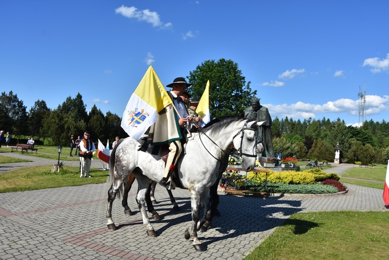 Banderia konna w ludźmierskim sanktuarium