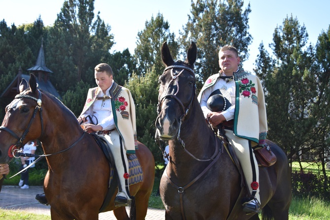 Banderia konna w ludźmierskim sanktuarium