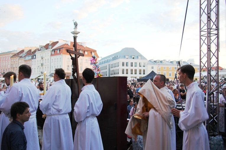 "To, co możemy dać miastu i światu, to wolność i życie w Bogu” [GALERIA]