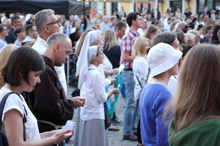 "To, co możemy dać miastu i światu, to wolność i życie w Bogu” [GALERIA]