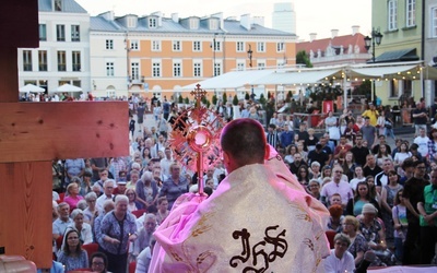 "To, co możemy dać miastu i światu, to wolność i życie w Bogu” [GALERIA]