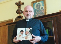▲	Ks. Sławomir Laskowski otrzymał święcenia kapłańskie z rąk Ojca Świętego.